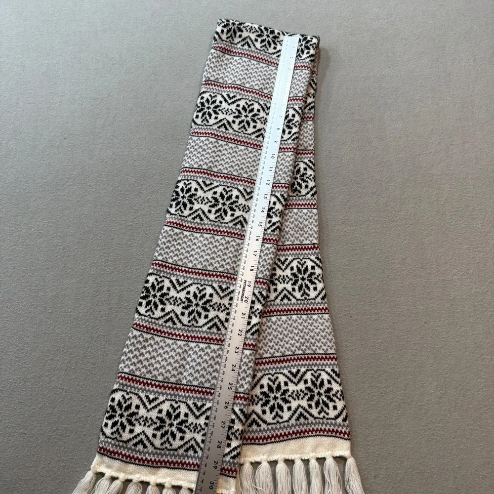 Maurices Fair Isle Nordic Knit Winter‎ Gray Black Red Tassel Fringe Scarf OS